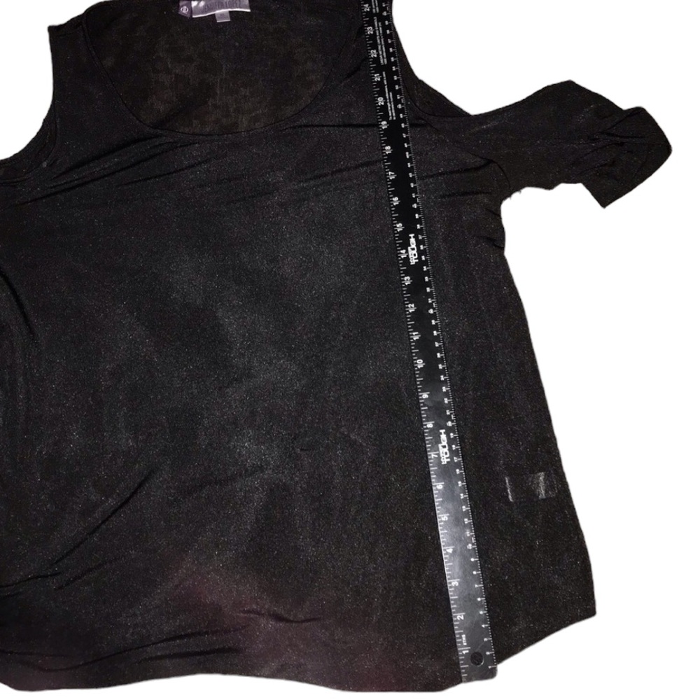 Jennifer Lopez size X-large black top short sleeve cold shoulder stretchy